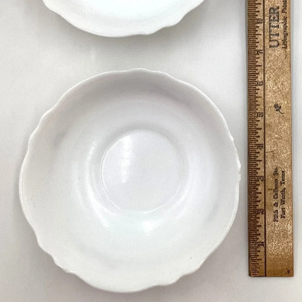 Set Of 2 Arcopal Florentine Coupe Milk Glass‎ Cereal Bowls 6.25